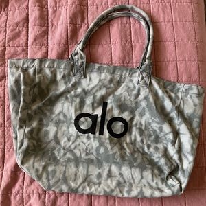 Alo Yoga tote bag